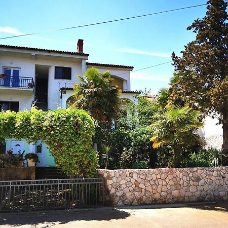 Apartment Dasek Ii, Njivice Buitenkant foto